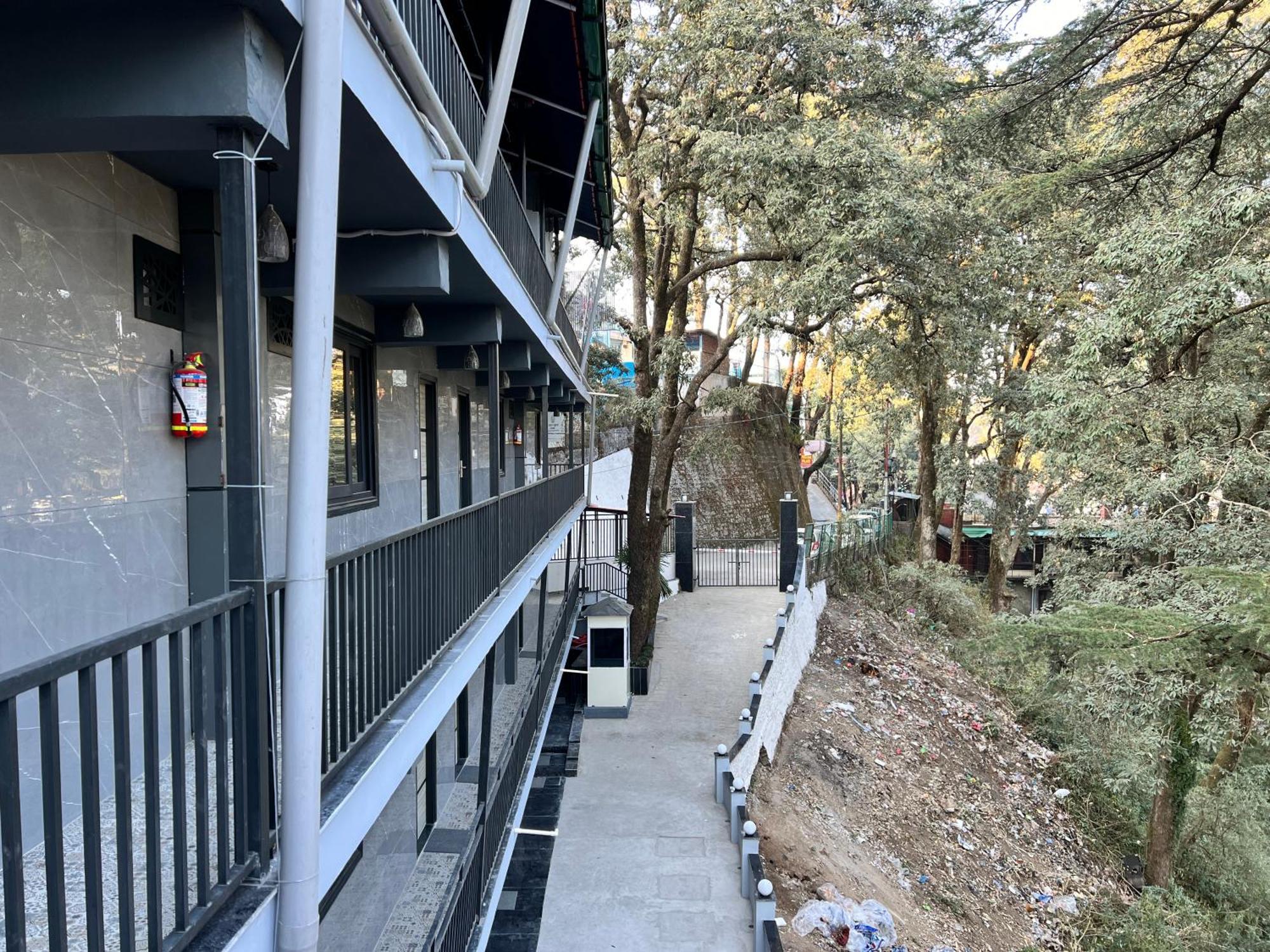 Hotel Pride Inn - 800 Mts From Mall Road Mussoorie Zewnętrze zdjęcie
